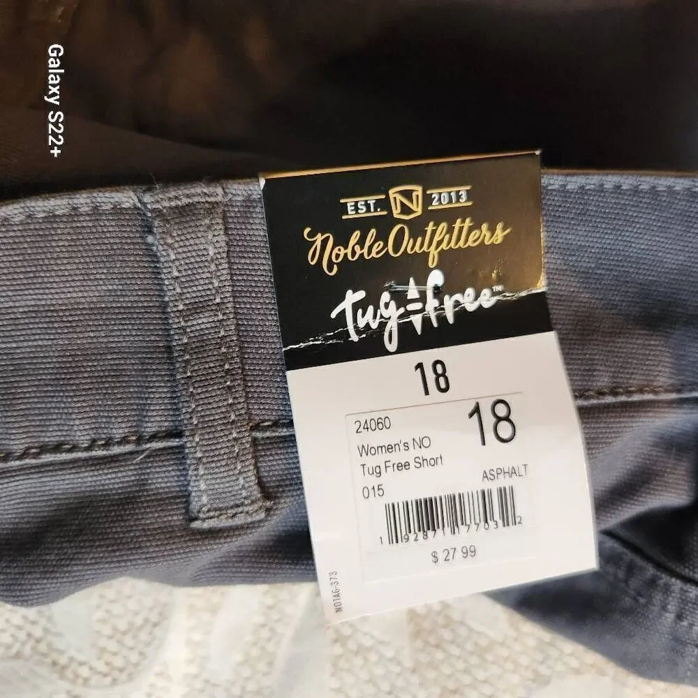 P28  Noble Outfiters tug free shorts, NWT
